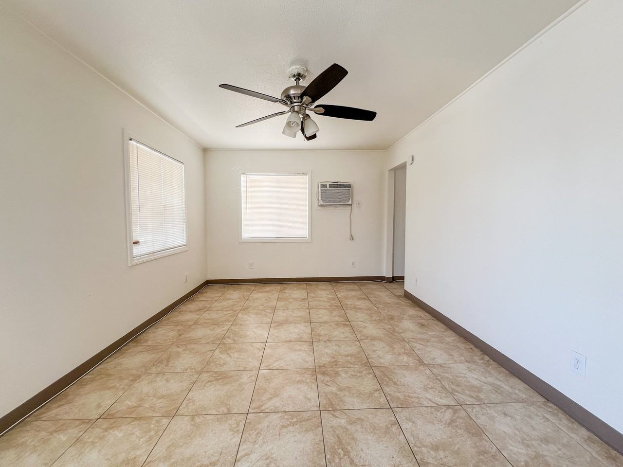 6433 Cholla Avenue - Photo 2 of 7