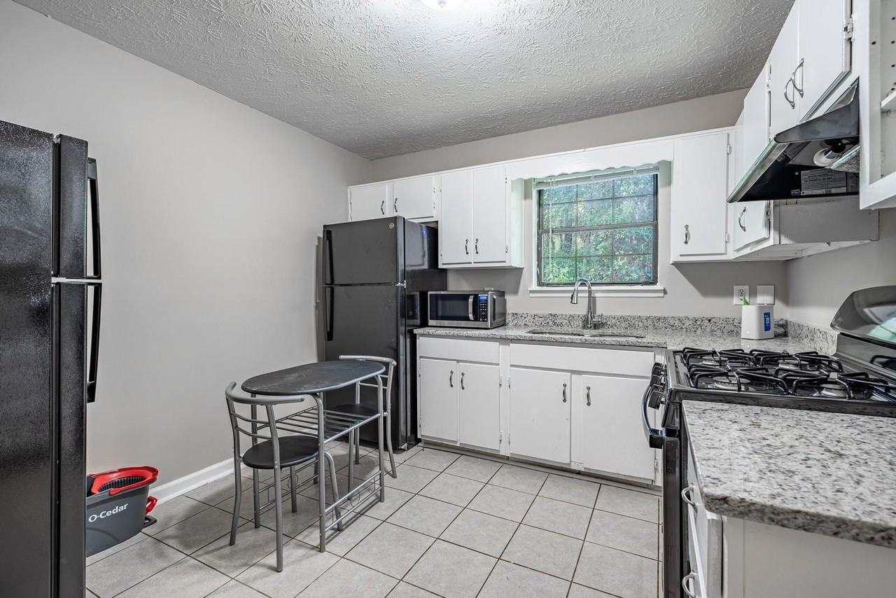 Satellite Boulevard - Photo 4 of 9