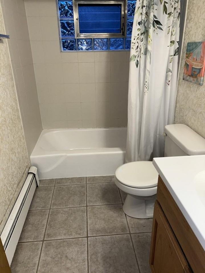 8739 S Roberts Rd - Photo 3 of 12