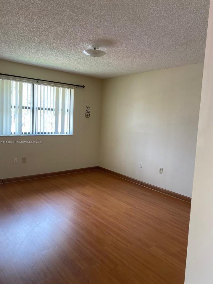 765 Sw 148th Ave #1211 - Photo 2 of 8