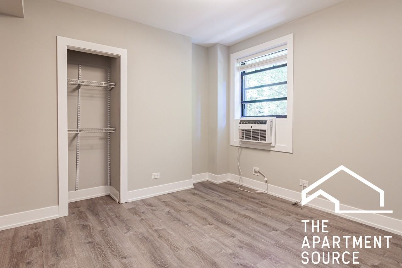 505 W Belmont Ave #2F - Photo 3 of 11
