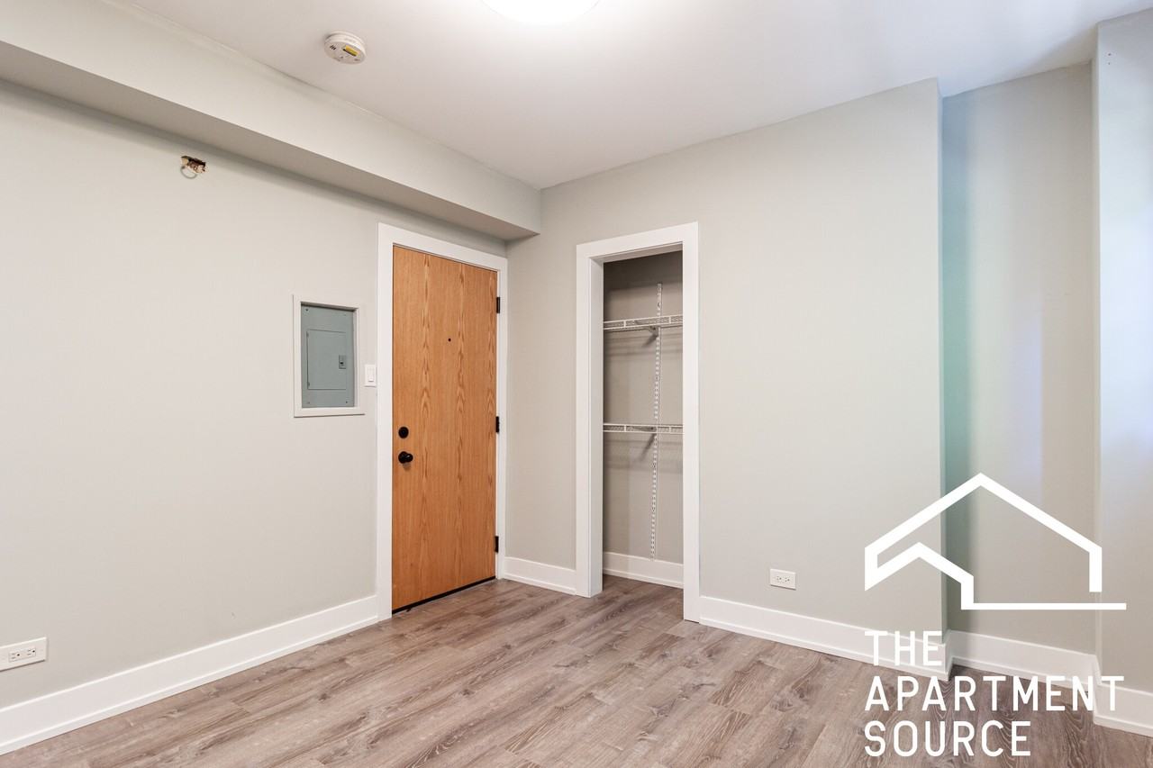 505 W Belmont Ave #2F - Photo 4 of 11