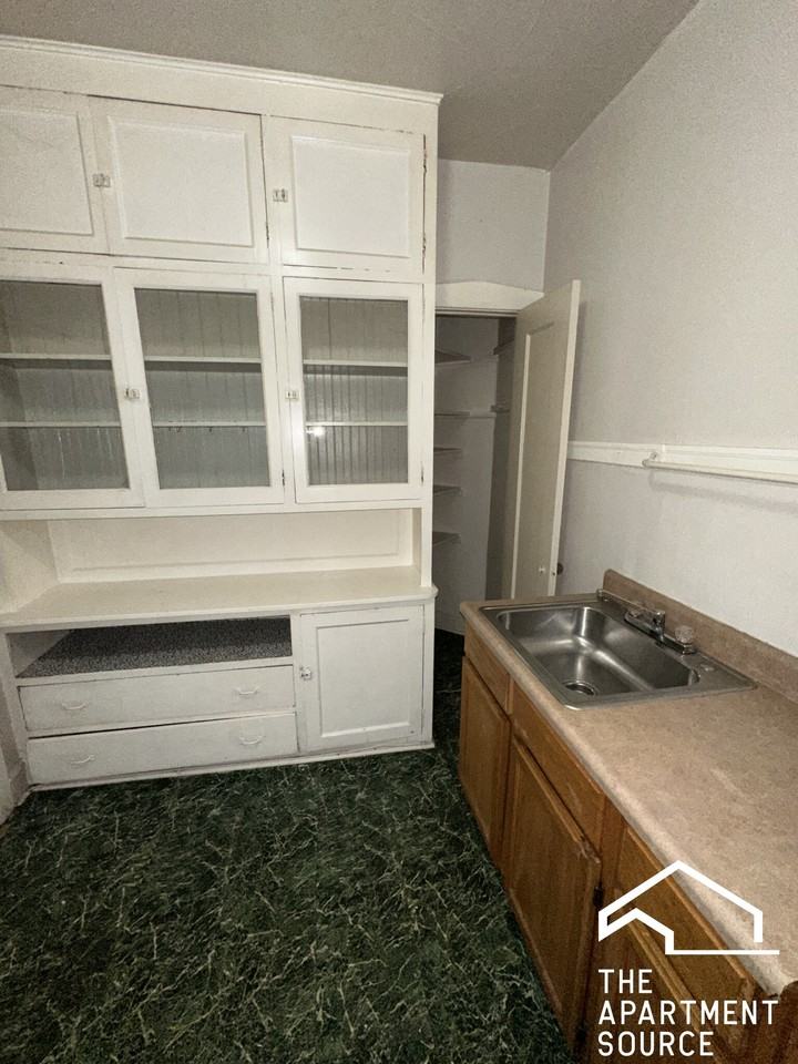 1309 Oak Ave #W1 - Photo 5 of 13