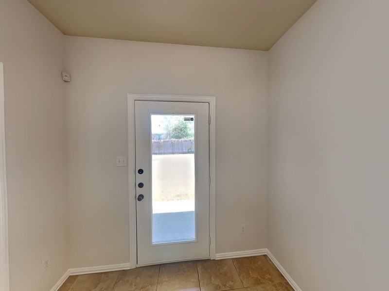 4921 Locke Ave - Photo 7 of 20