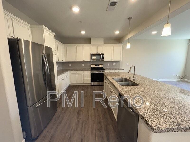 1795 Dark Horse Rd #C - Photo 6 of 19