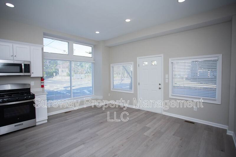 1036A Collings Ave - Photo 2 of 23