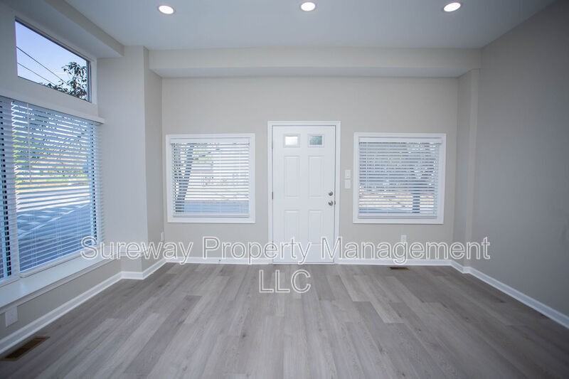 1036A Collings Ave - Photo 3 of 23