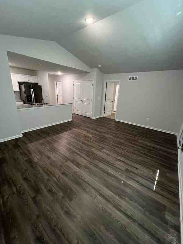 6911 College Ave - Photo 3 of 31