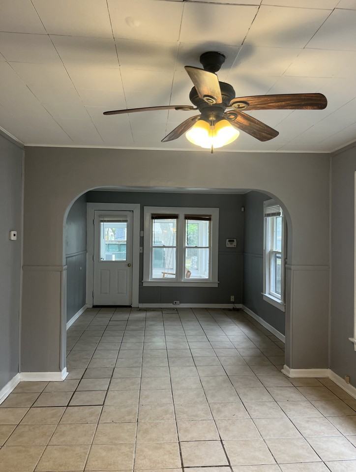 1635 Manz St - Photo 2 of 15