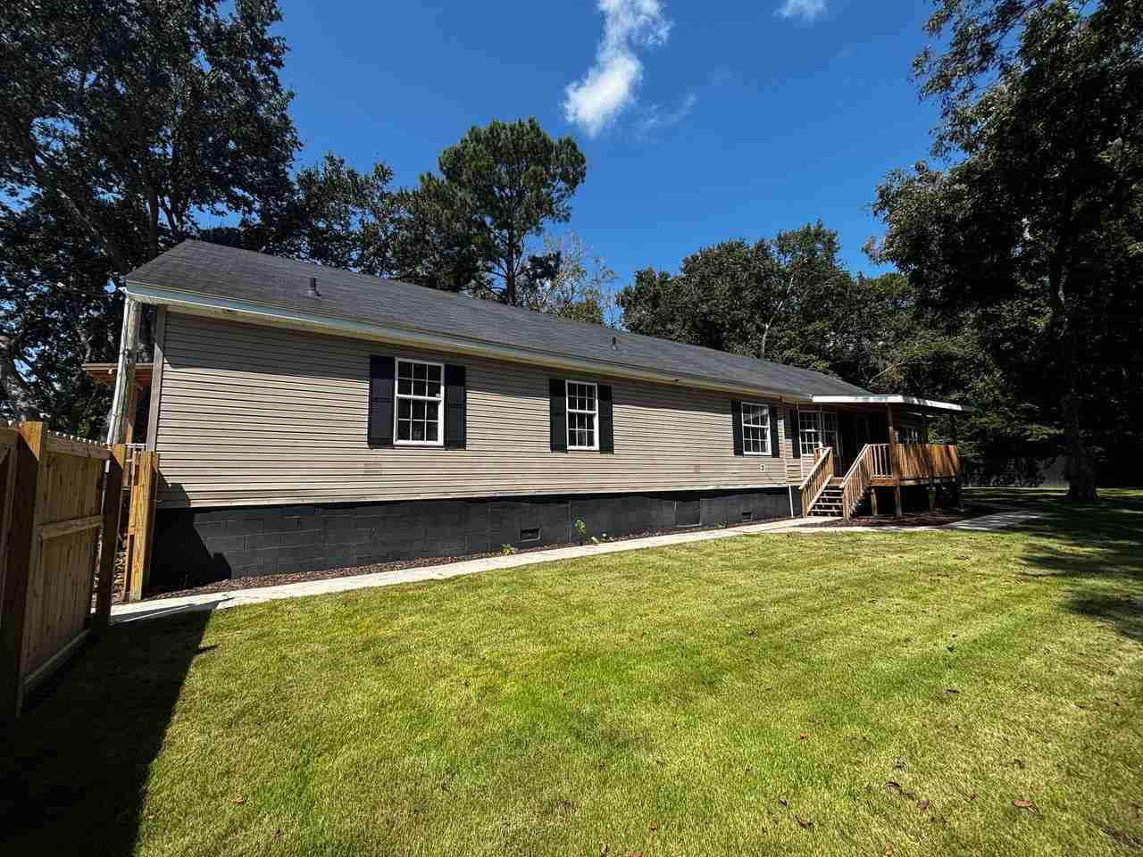 1030 Greenhill Rd - Photo 2 of 50