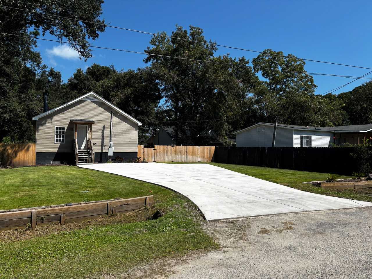 1030 Greenhill Rd - Photo 3 of 50