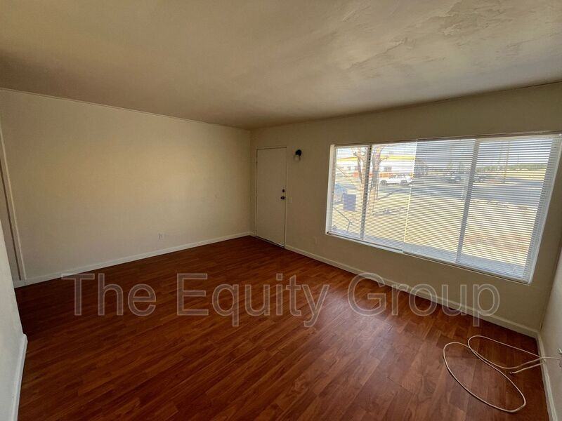 405 W Westfield Ave - Photo 3 of 10