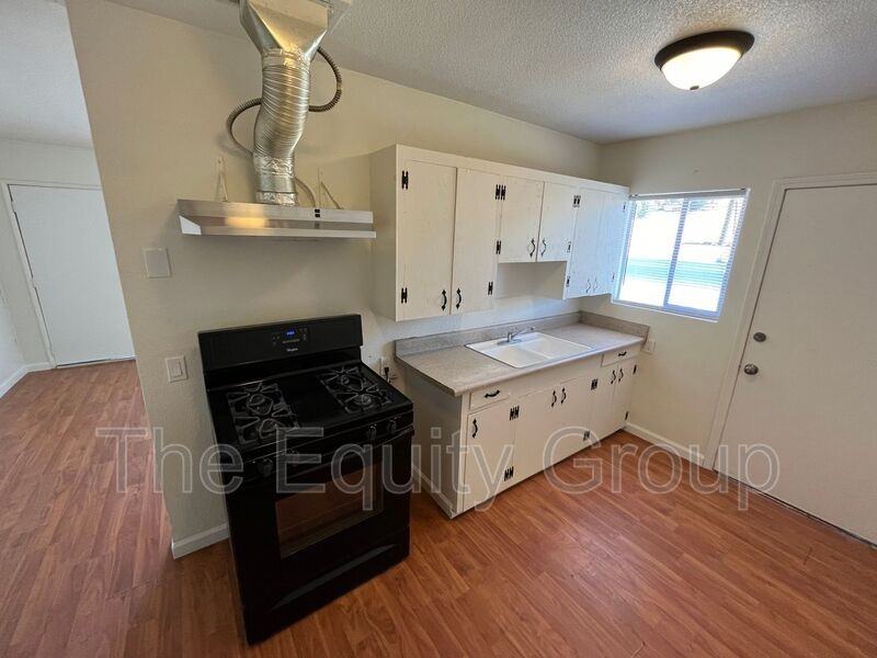 405 W Westfield Ave - Photo 5 of 10