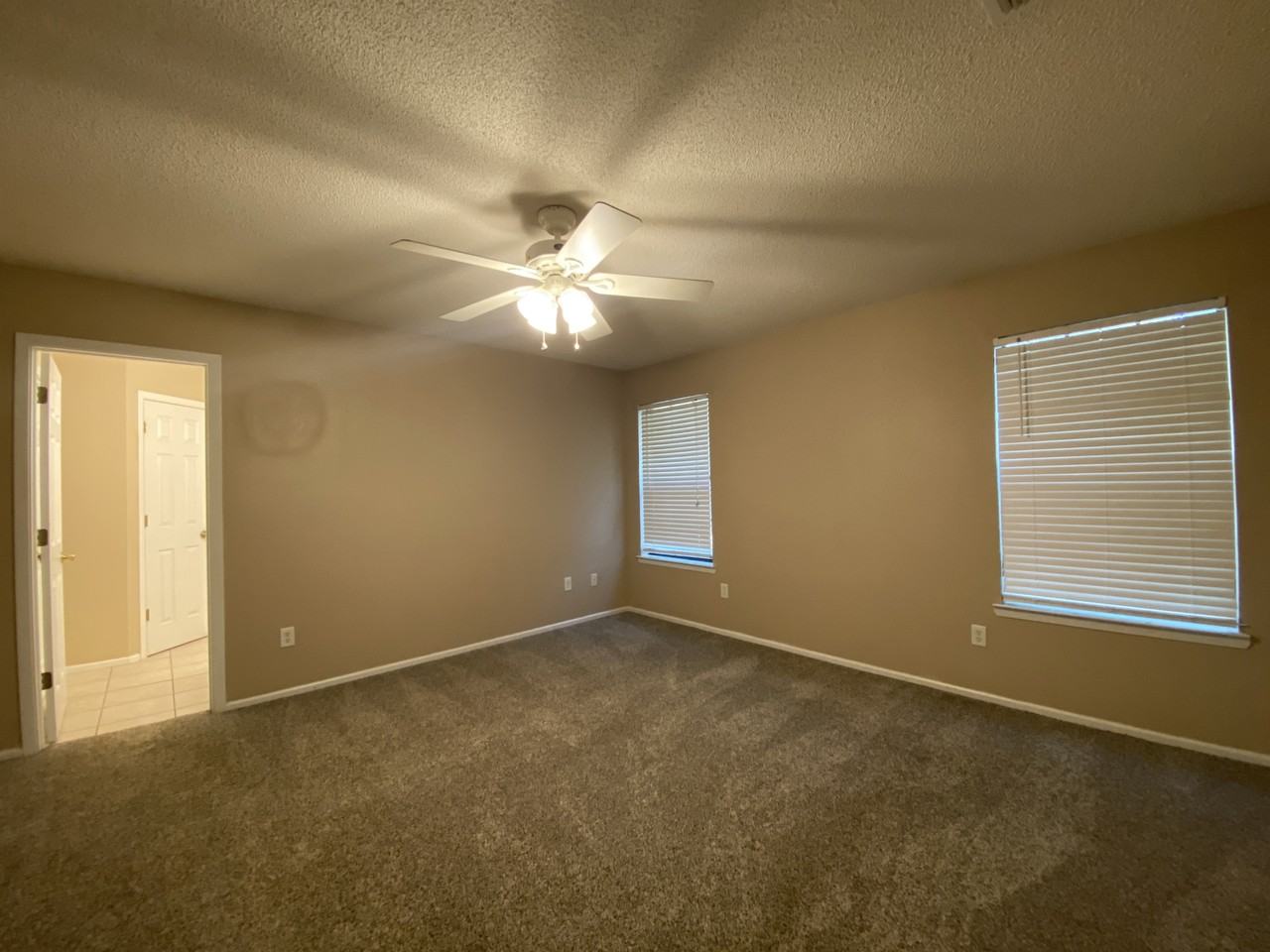 2712 Woodland Dr - Photo 4 of 10