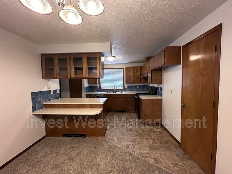 1904 Se Blairmont Dr - Photo 6 of 37