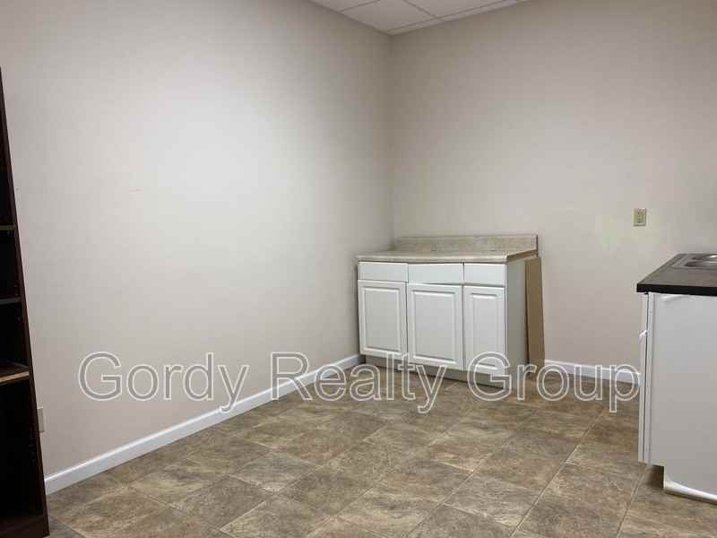 3026 Auction Dr - Photo 3 of 14