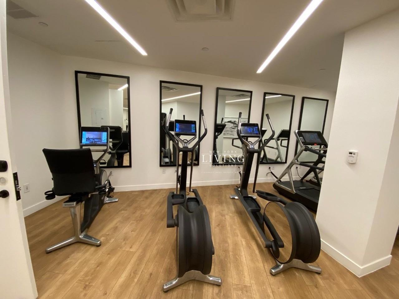 84 William St #1208 - Photo 6 of 7