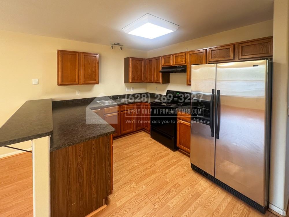 7207 Avenue K - Photo 2 of 30