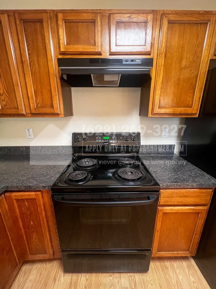 7207 Avenue K - Photo 3 of 30