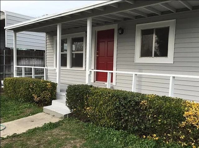 337 Potomac Ave - Photo 3 of 11