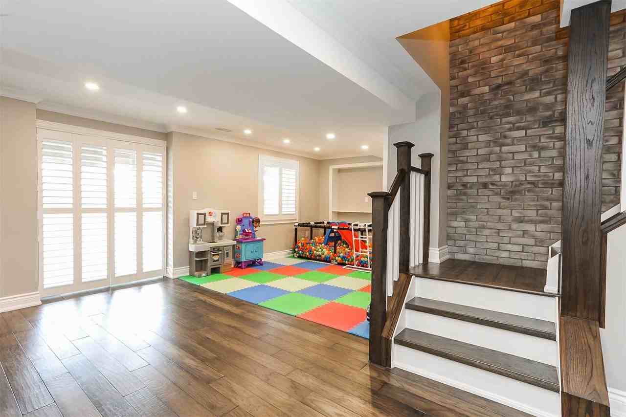 2 Viscount Way - Photo 3 of 4