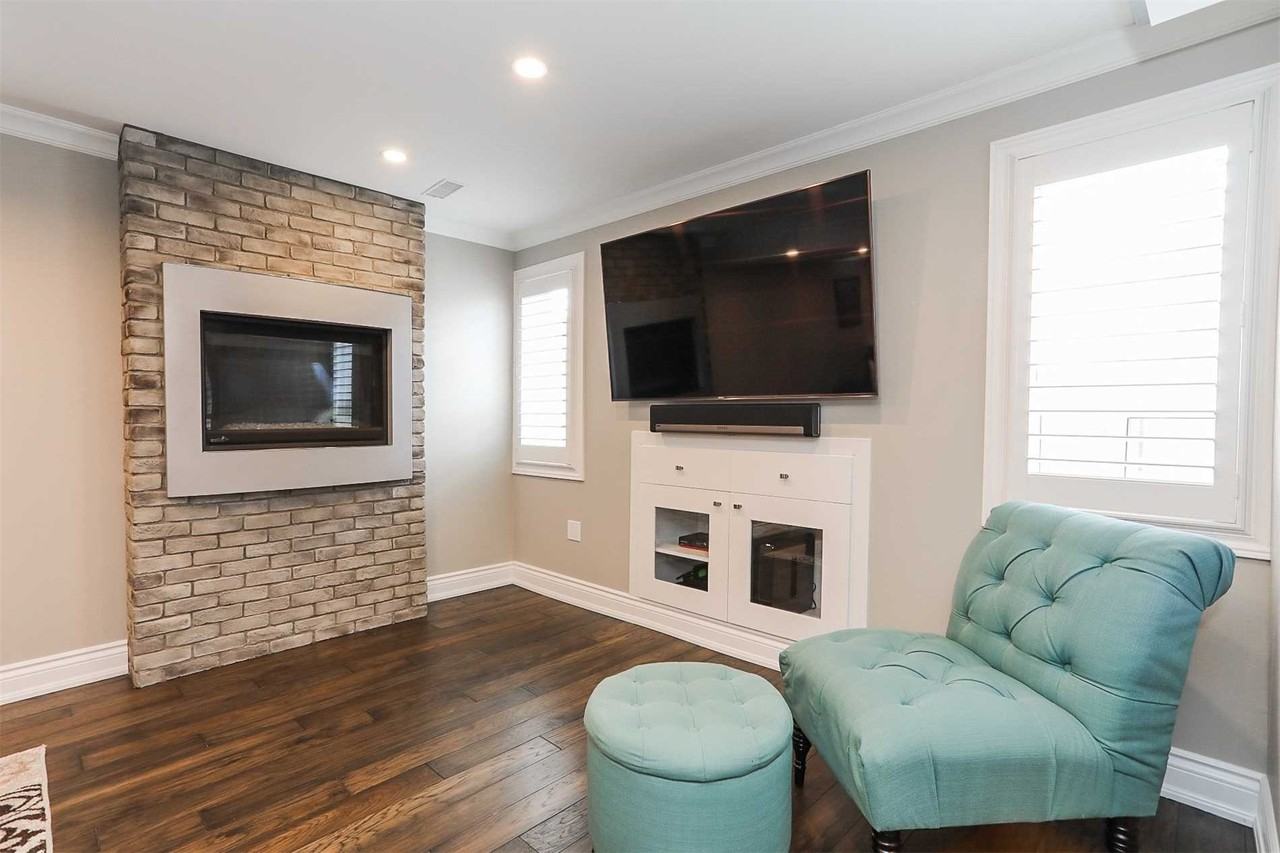 2 Viscount Way - Photo 2 of 4