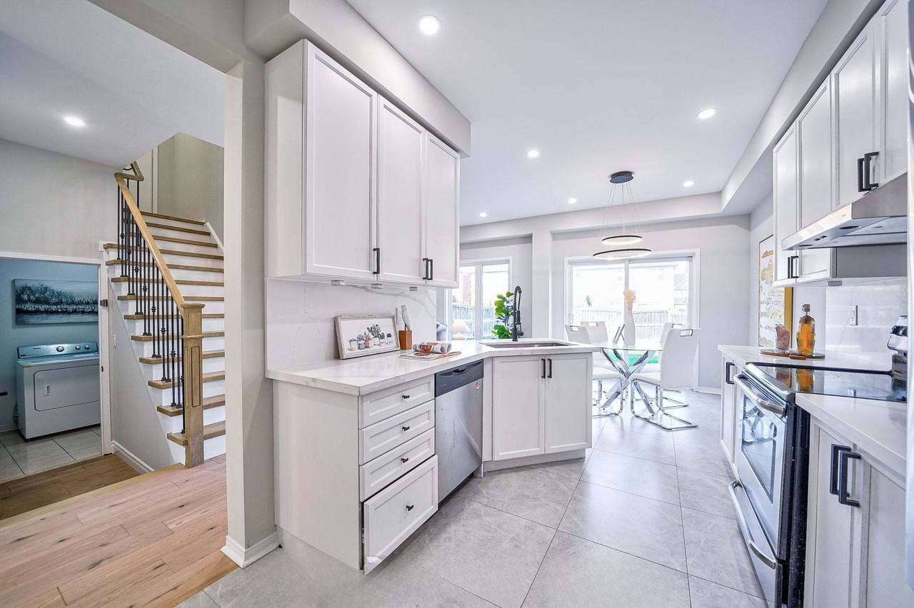 33 Gordon Weeden Road - Photo 2 of 11