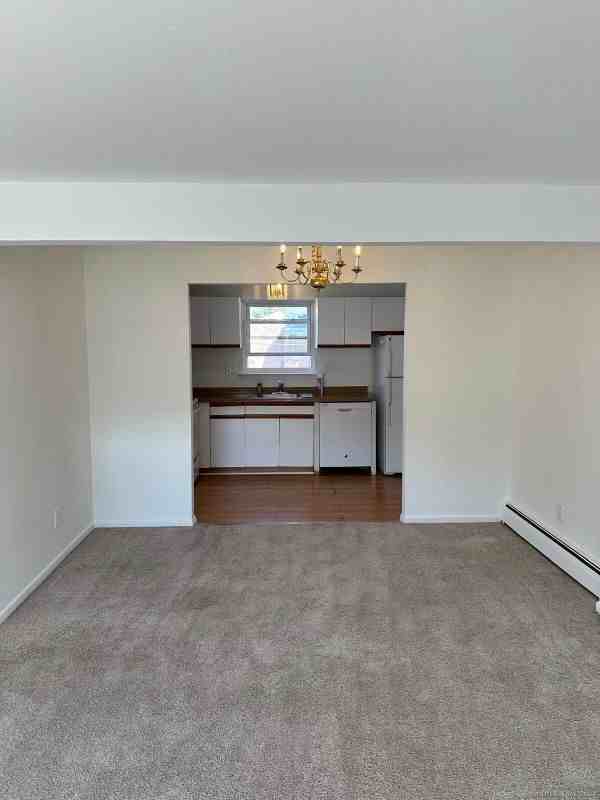 26 Colonial Dr - Photo 2 of 12