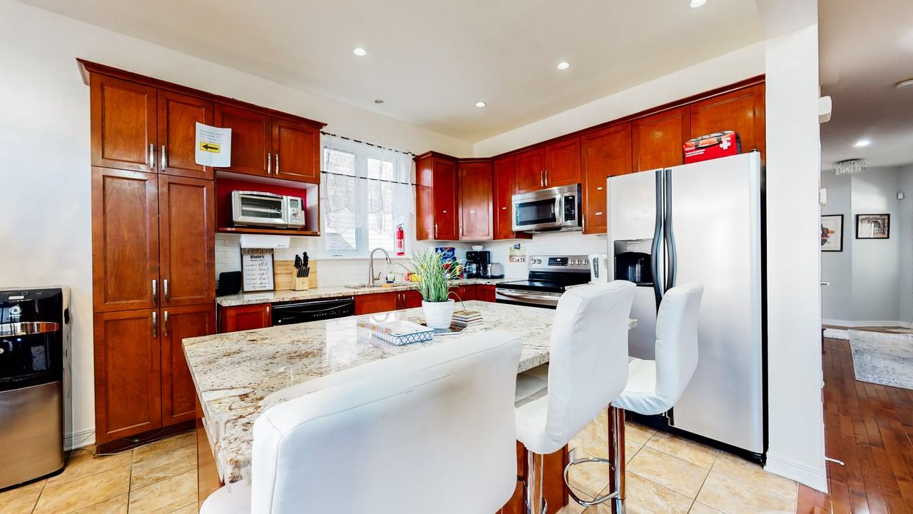 1959 Montmère Avenue - Photo 3 of 4