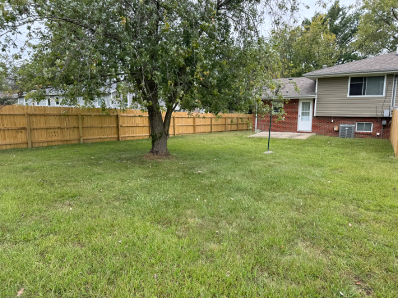 840 N Parkview Ct #B - Photo 3 of 17