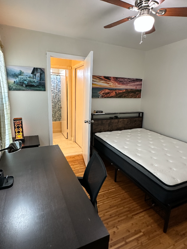 1511 Seabrook Ln - Photo 2 of 10