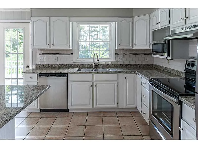 7 David Ave - Photo 3 of 17