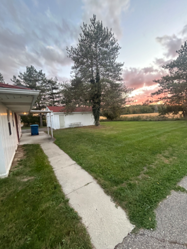 1181 N Elms Rd - Photo 3 of 13