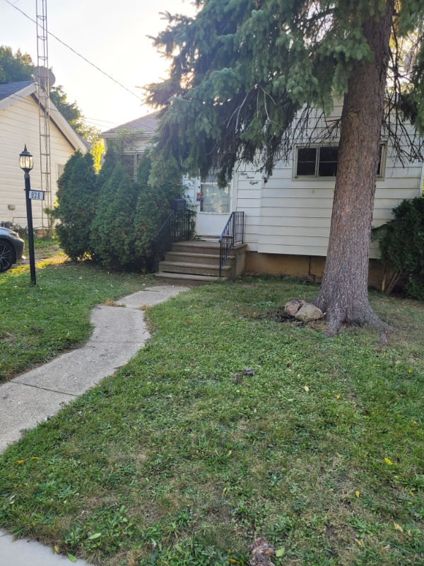 938 Stocker Ave - Photo 2 of 10