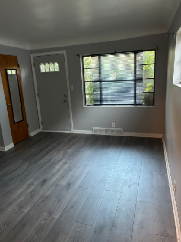 938 Stocker Ave - Photo 5 of 10