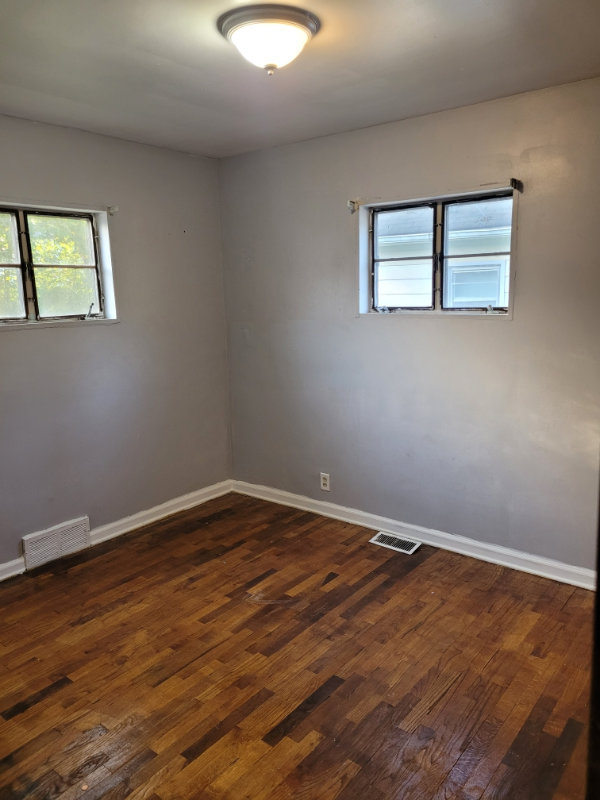 938 Stocker Ave - Photo 7 of 10