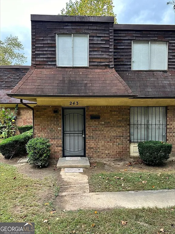 243 Peyton Pl Sw - Photo 2 of 11