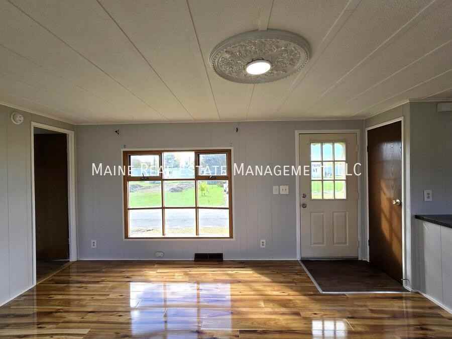 182 F St - Photo 2 of 13