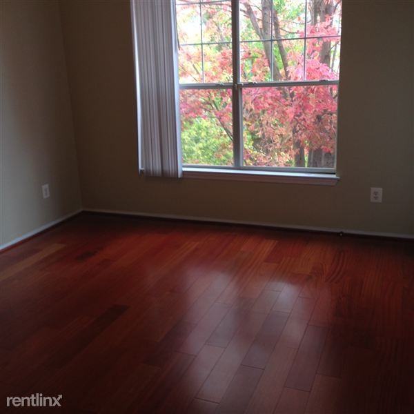 Gates of McLean - Photo 3 of 10