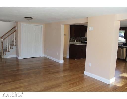 39 Brook St - Photo 3 of 8