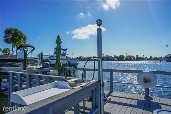 400 64th Ave - Photo 3 of 24