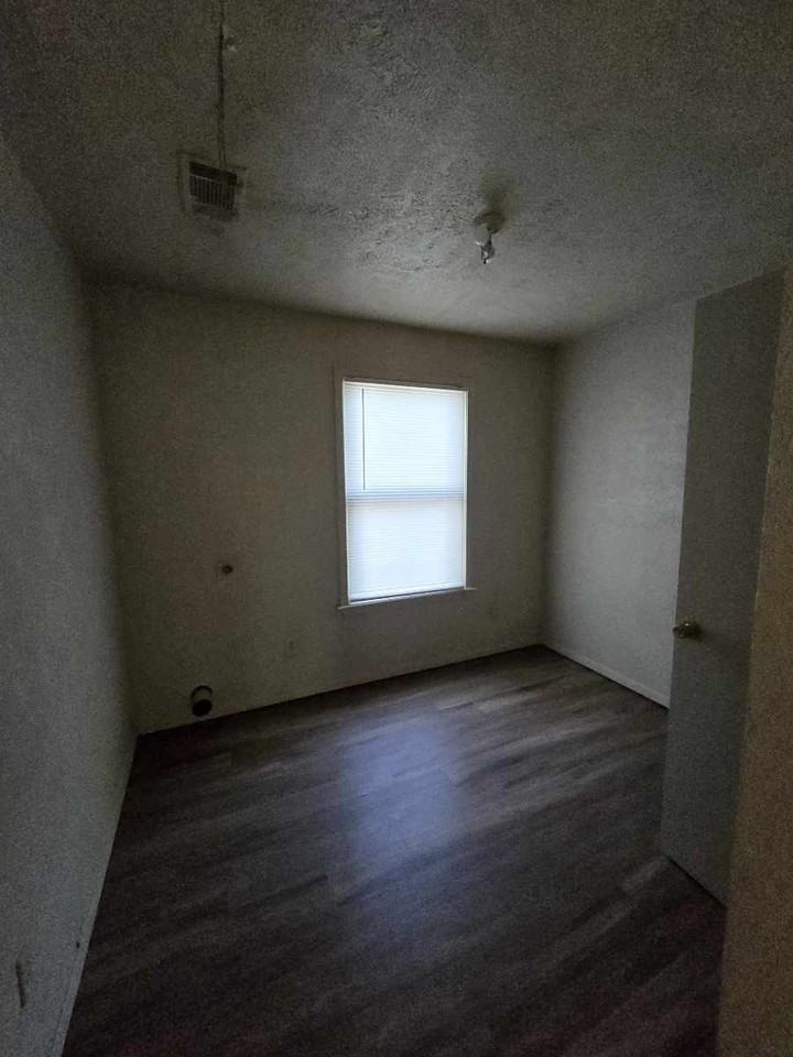 4000 Killian St #NA - Photo 3 of 14