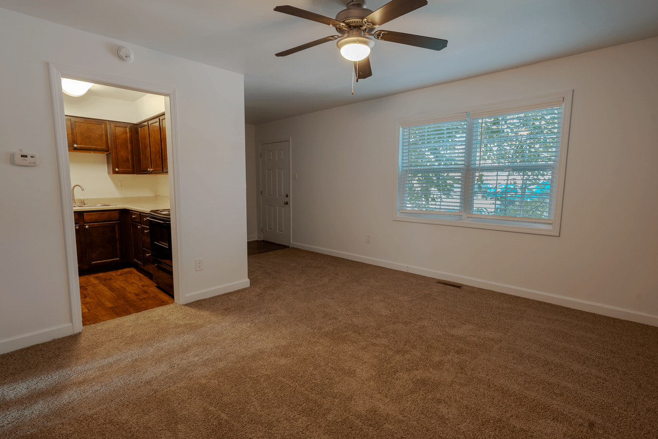 Hamilton Square Apartments - Photo 7 of 38