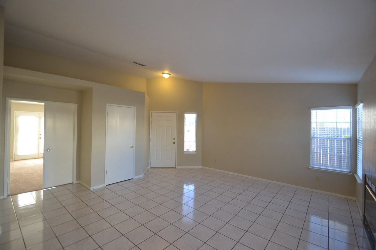 6551 Cunningham Way - Photo 3 of 16