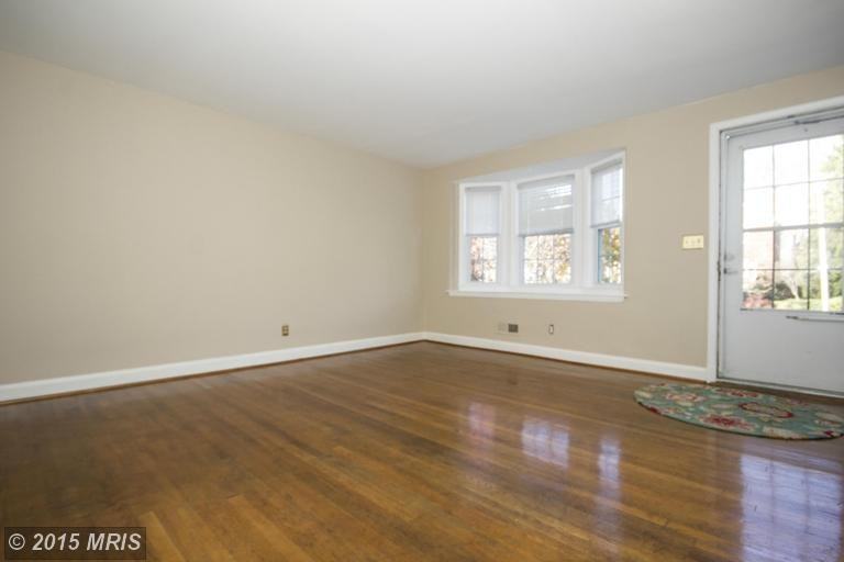 139 Stevenson Ln - Photo 3 of 27