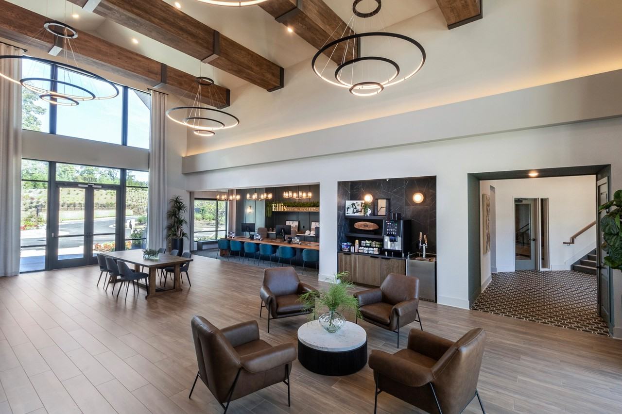 Ellis at Huntcrest - Photo 2 of 102