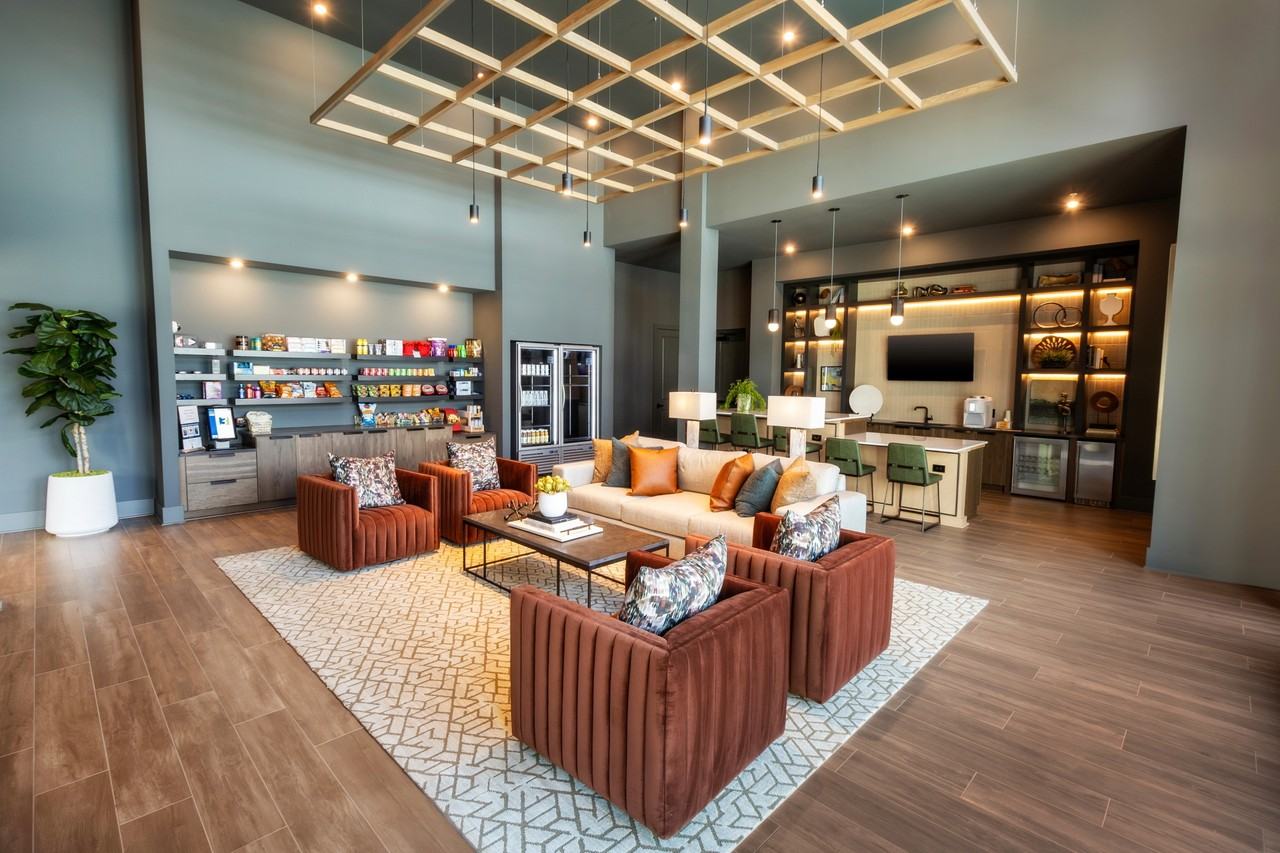 Ellis at Huntcrest - Photo 4 of 102