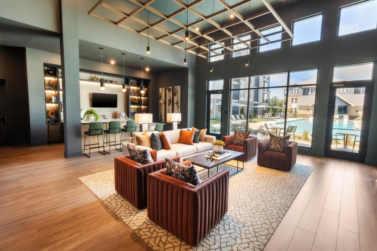 Ellis at Huntcrest - Photo 5 of 102