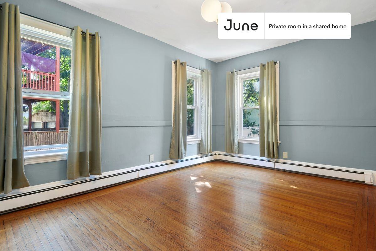 76 Easton St #D - Photo 2 of 14