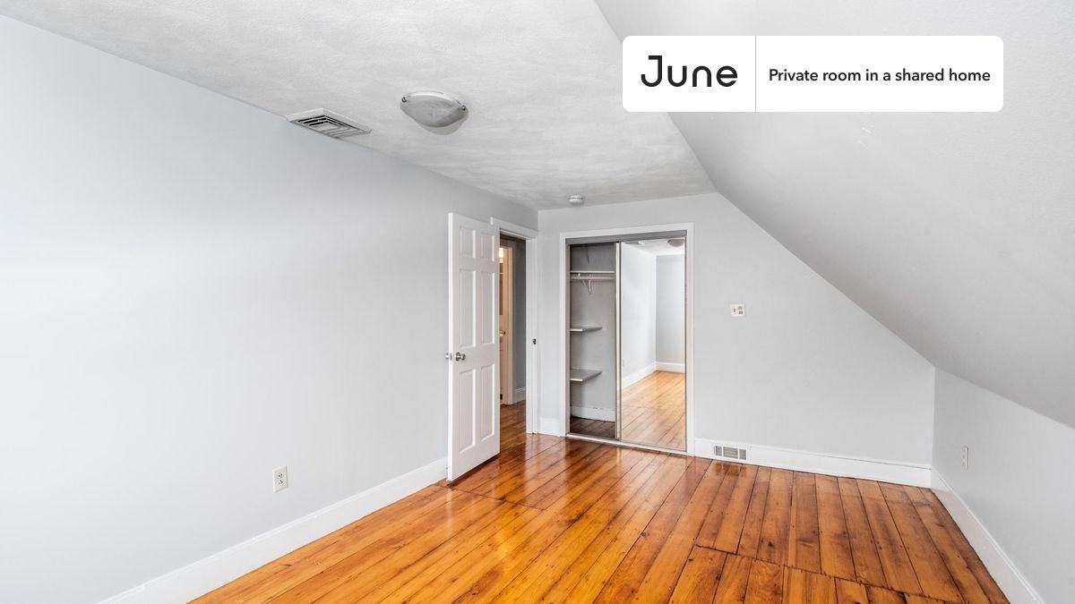 100 Flint St #C - Photo 2 of 19